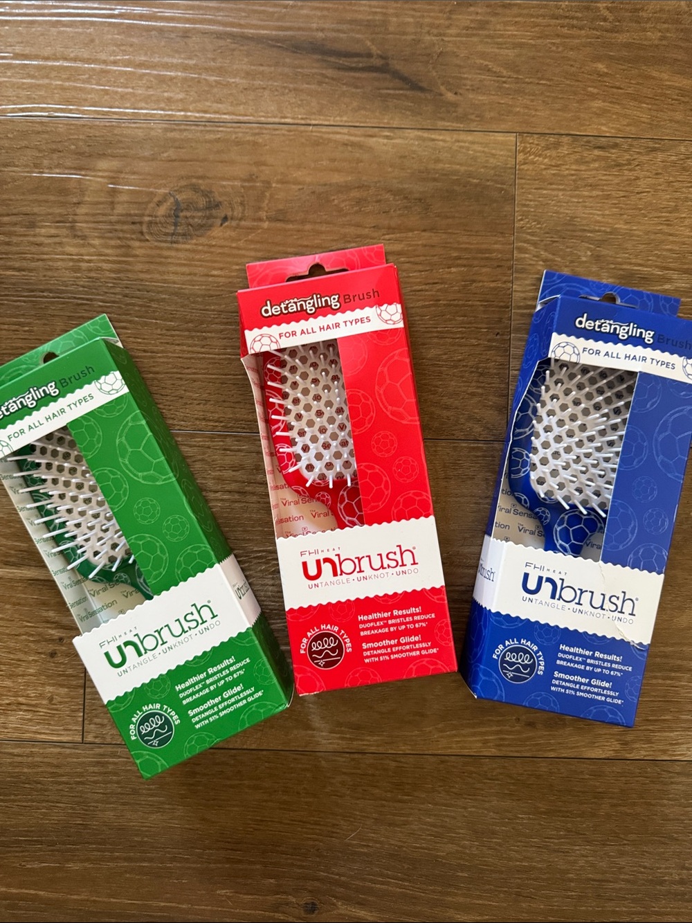 New in Box Set of 3 Unbrush brushes soccer edition